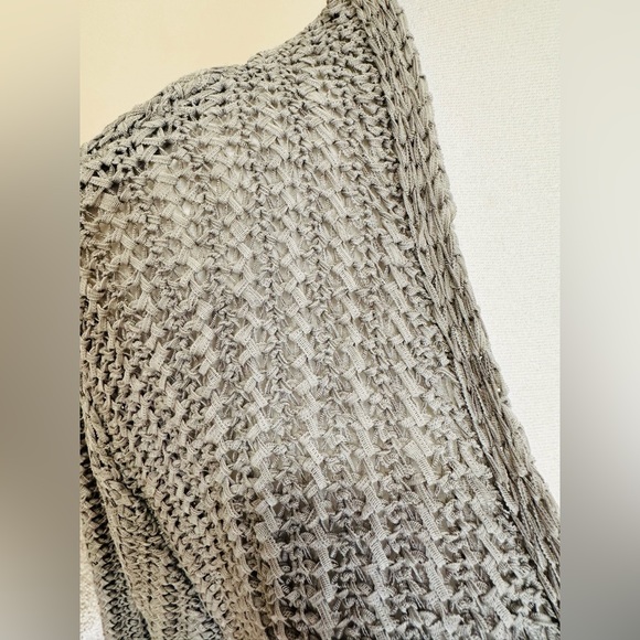 Apropos gray knit sweater with open front. Size large. Acrylic and nylon. - Picture 4 of 7